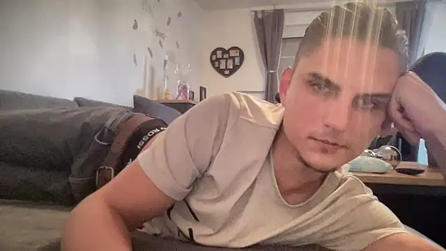 Snapshot of Sweetbooy90 chatting on September 30, 2025, 7:47 am Sweetbooy90 online show from September 30, 2025, 7:47 am