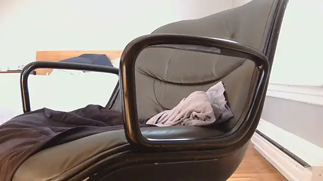 hungbottom603 online show from March 9, 2026, 10:24 pm