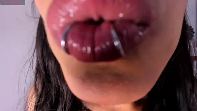 Snapshot of LunarisSmith chatting on June 5, 2026, 7:19 pm LunarisSmith online show from June 5, 2026, 7:19 pm