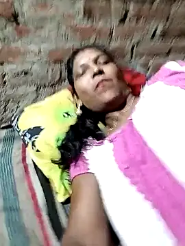 Snapshot of Savita992 chatting on September 13, 2025, 10:21 pm Savita992 online show from September 13, 2025, 10:21 pm