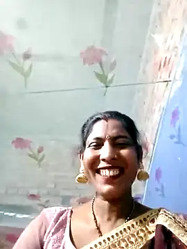 Snapshot of Savita992 chatting on March 14, 2026, 1:00 am Savita992 online show from March 14, 2026, 1:00 am