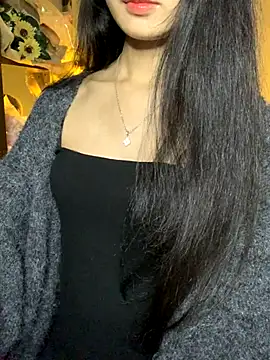 Nhinhi18 online show from November 25, 2025, 3:23 pm