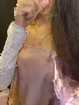 Nhinhi18 online show from April 22, 2026, 3:19 pm