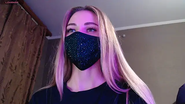 Iris lave online show from October 30, 2025, 7:55 pm