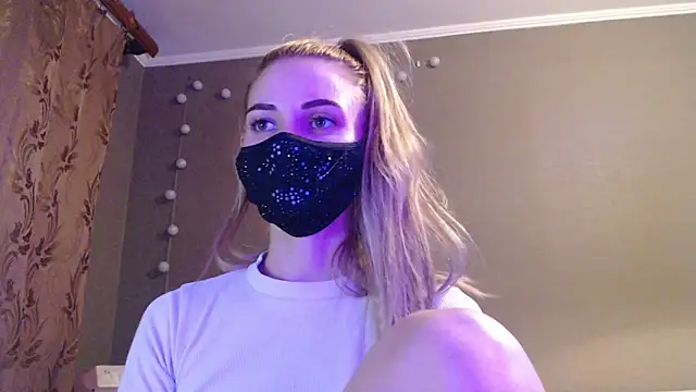 Snapshot of Iris_lave chatting on September 15, 2025, 4:18 pm Iris lave online show from September 15, 2025, 4:18 pm