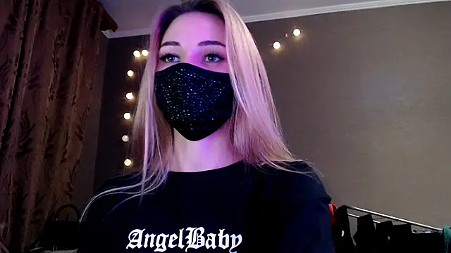 Iris lave online show from December 1, 2025, 8:10 pm