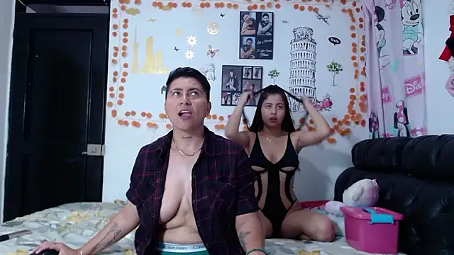 Snapshot of JaneAndAmy chatting on September 15, 2025, 5:24 pm JaneAndAmy online show from September 15, 2025, 5:24 pm