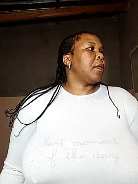 Snapshot of Moretl chatting on October 30, 2025, 10:28 pm Moretl online show from October 30, 2025, 10:28 pm