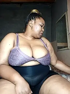 Snapshot of Moretl chatting on February 17, 2026, 10:40 pm Moretl online show from February 17, 2026, 10:40 pm