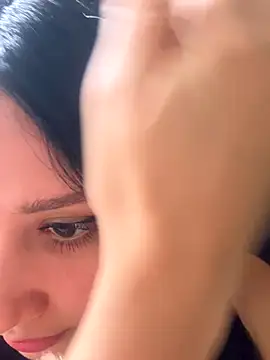 lucy grey25 online show from November 16, 2025, 7:07 pm