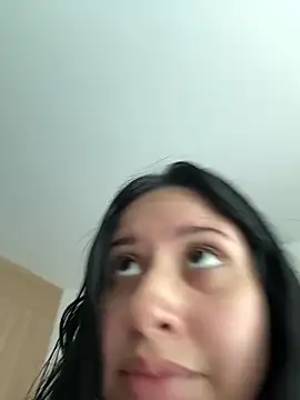 lucy grey25 online show from April 5, 2026, 4:24 pm