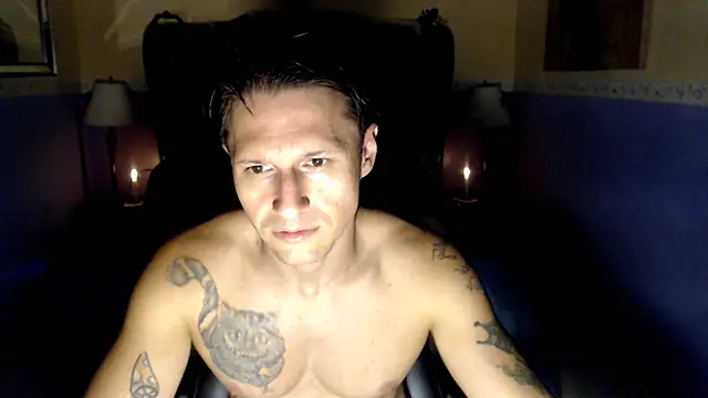 Snapshot of JamesMateo_ chatting on October 9, 2025, 3:40 am JamesMateo online show from October 9, 2025, 3:40 am