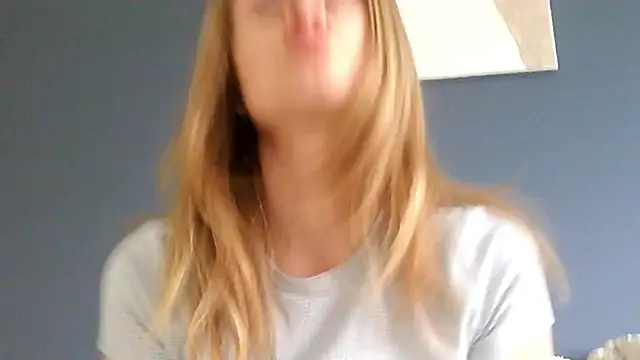 Ginger-bb online show from April 22, 2026, 5:47 am