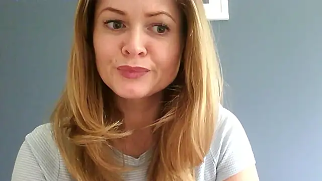 Snapshot of Ginger-bb chatting on July 7, 2026, 8:29 am Ginger-bb online show from July 7, 2026, 8:29 am