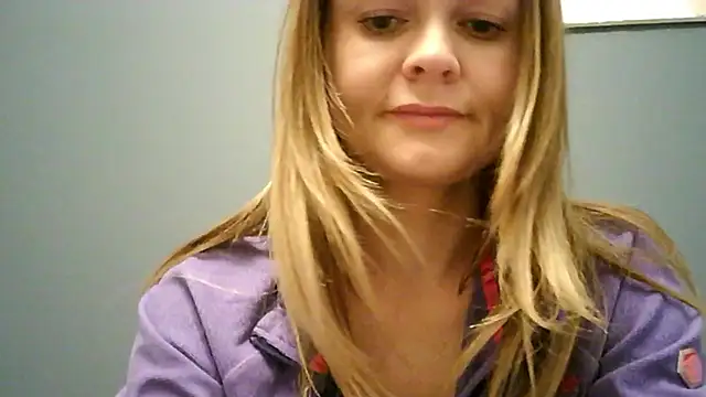 Ginger-bb online show from December 5, 2025, 8:02 am