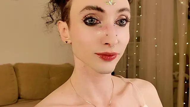 Snapshot of Queen_of_tease chatting on February 22, 2026, 6:31 pm Queen of tease online show from February 22, 2026, 6:31 pm