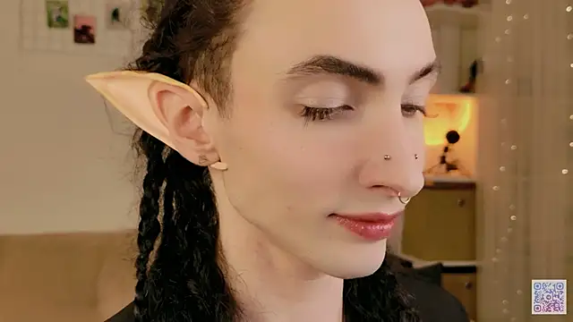 Snapshot of Queen_of_tease chatting on February 16, 2026, 9:45 pm Queen of tease online show from February 16, 2026, 9:45 pm