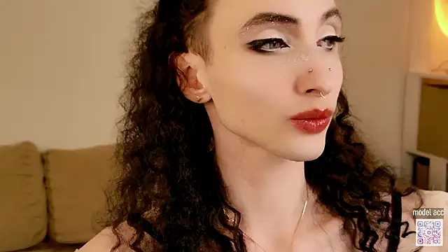 Snapshot of Queen_of_tease chatting on February 7, 2026, 11:02 pm Queen of tease online show from February 7, 2026, 11:02 pm