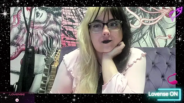 Snapshot of LunaCosmos chatting on April 8, 2026, 2:07 pm LunaCosmos online show from April 8, 2026, 2:07 pm