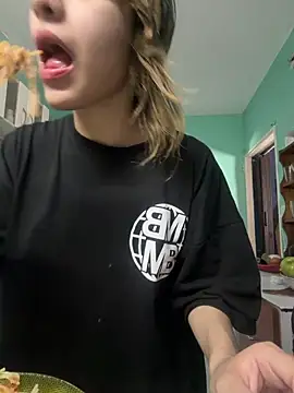 Babylovetiernax online show from November 13, 2025, 3:38 pm