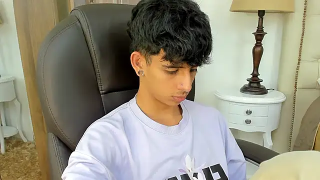 Ibratxandy online show from June 4, 2026, 6:34 pm