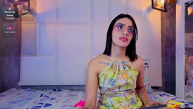 Rachel Donnelly online show from May 26, 2026, 2:53 am