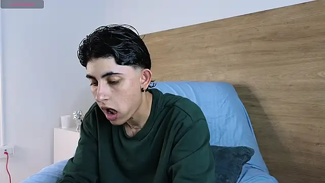 Stiven Benet  online show from September 11, 2025, 8:53 pm