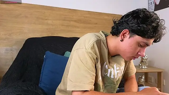 Stiven Benet  online show from October 10, 2025, 10:49 am