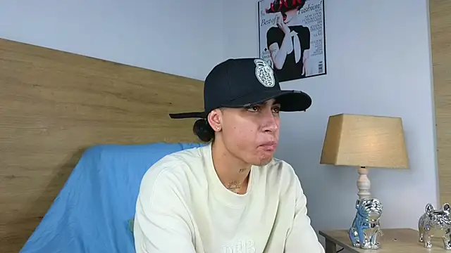 Stiven Benet  online show from October 20, 2025, 8:42 pm