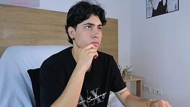 Stiven Benet  online show from October 2, 2025, 12:08 pm