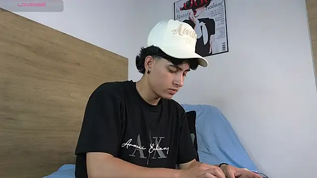 Stiven Benet  online show from September 16, 2025, 2:18 pm