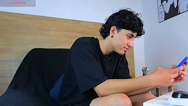 Stiven Benet  online show from October 9, 2025, 1:11 pm