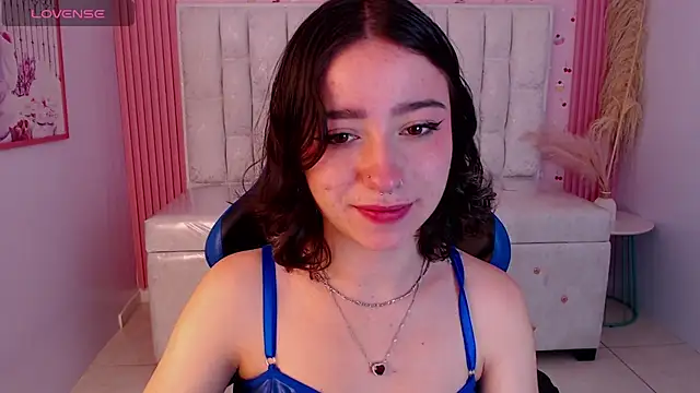 venuss09 s online show from November 23, 2025, 2:05 pm