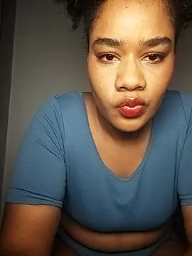 Snapshot of Maaaar_ chatting on October 23, 2025, 2:05 pm Maaaar online show from October 23, 2025, 2:05 pm