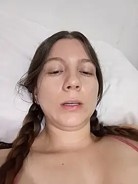 Arianna Moss online show from October 7, 2025, 2:40 pm