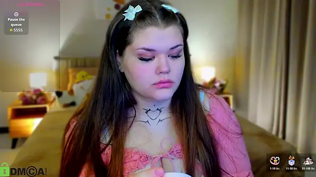 elle one online show from October 24, 2025, 4:11 am