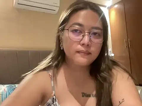 Snapshot of Bunny_asian10 chatting on February 22, 2026, 1:57 pm Bunny asian10 online show from February 22, 2026, 1:57 pm