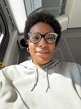 Tu GataLinda online show from October 25, 2025, 3:45 pm