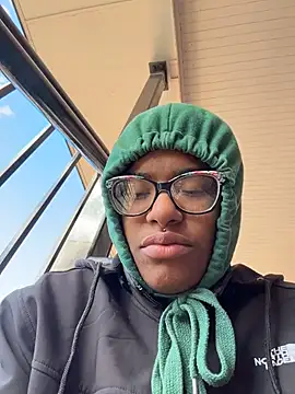 Tu GataLinda online show from November 18, 2025, 2:20 pm