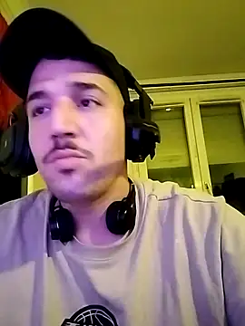 Snapshot of JuicyBigcock@xh chatting on March 4, 2026, 8:16 pm JuicyBigcockxh online show from March 4, 2026, 8:16 pm