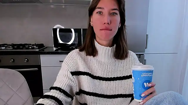 marylips online show from December 5, 2025, 8:46 am