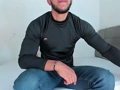 Snapshot of Edy_coltt chatting on September 18, 2025, 1:58 pm Edy coltt online show from September 18, 2025, 1:58 pm