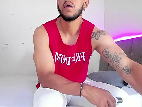 Snapshot of Edy_coltt chatting on September 21, 2025, 1:49 pm Edy coltt online show from September 21, 2025, 1:49 pm