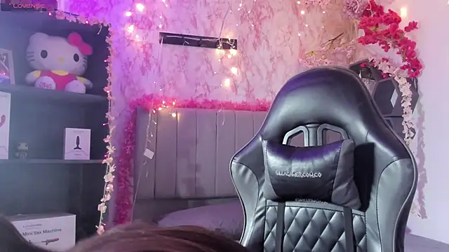 Scarlett21   online show from February 24, 2026, 8:53 pm