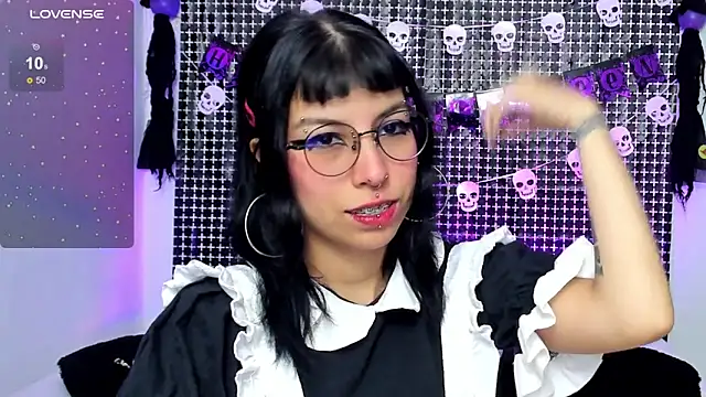 Snapshot of Rose_72 chatting on October 29, 2025, 6:18 pm Rose 72 online show from October 29, 2025, 6:18 pm