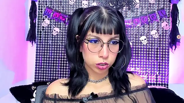 Snapshot of Rose_72 chatting on October 14, 2025, 7:58 pm Rose 72 online show from October 14, 2025, 7:58 pm