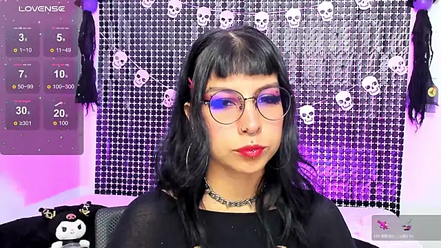 Snapshot of Rose_72 chatting on November 13, 2025, 6:56 pm Rose 72 online show from November 13, 2025, 6:56 pm