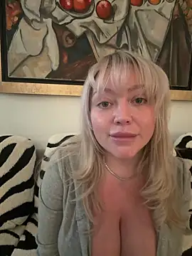 misstitmouseofficial online show from March 25, 2026, 6:18 pm