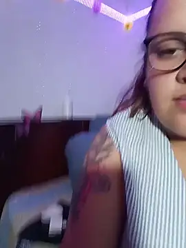 Snapshot of Julieta_Big chatting on February 12, 2026, 10:20 pm Julieta Big online show from February 12, 2026, 10:20 pm