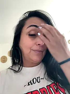 hotadhara01 online show from November 20, 2025, 2:29 pm